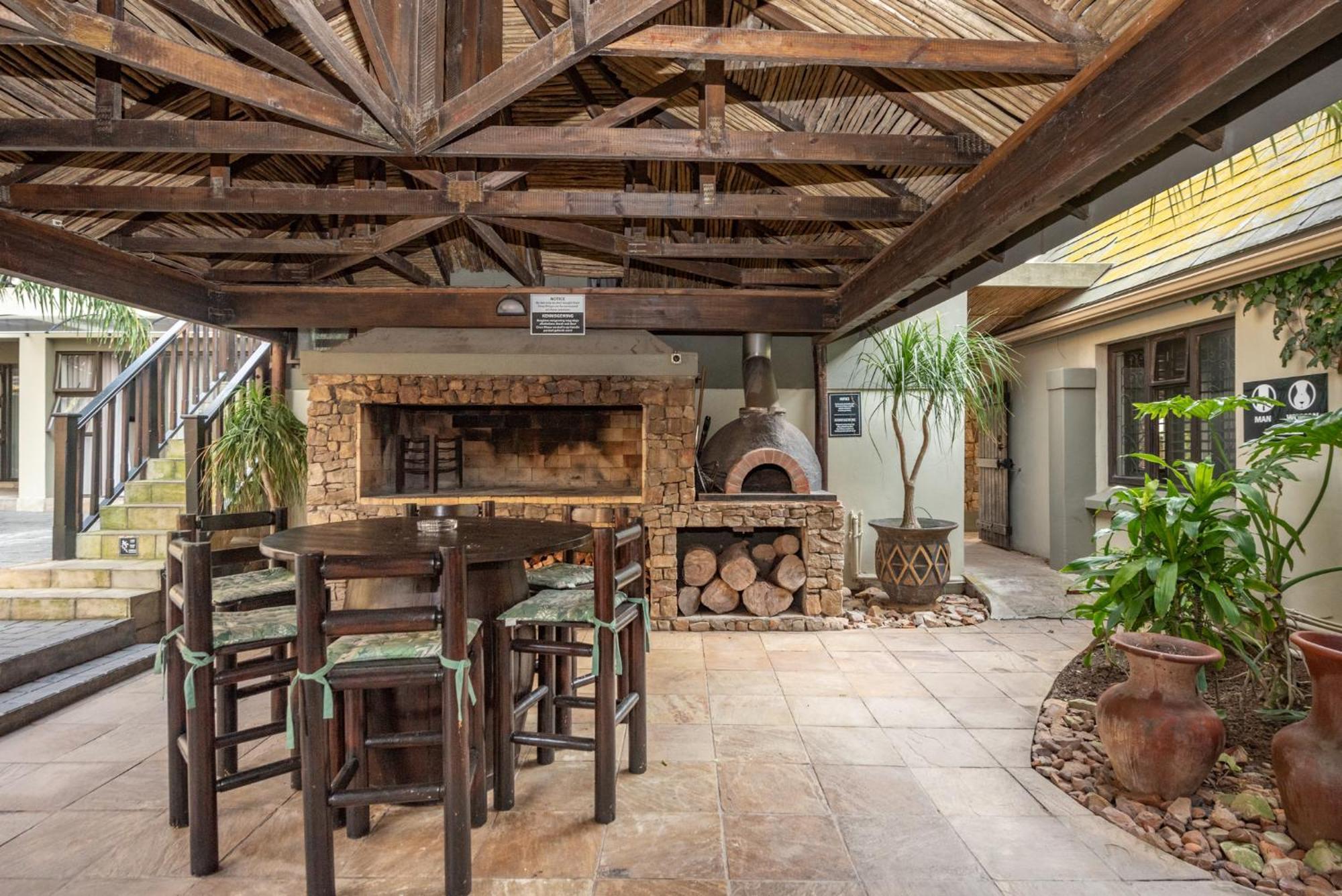 Onse Khaya Lodging And Conferencing Πορτ Ελίζαμπεθ Εξωτερικό φωτογραφία