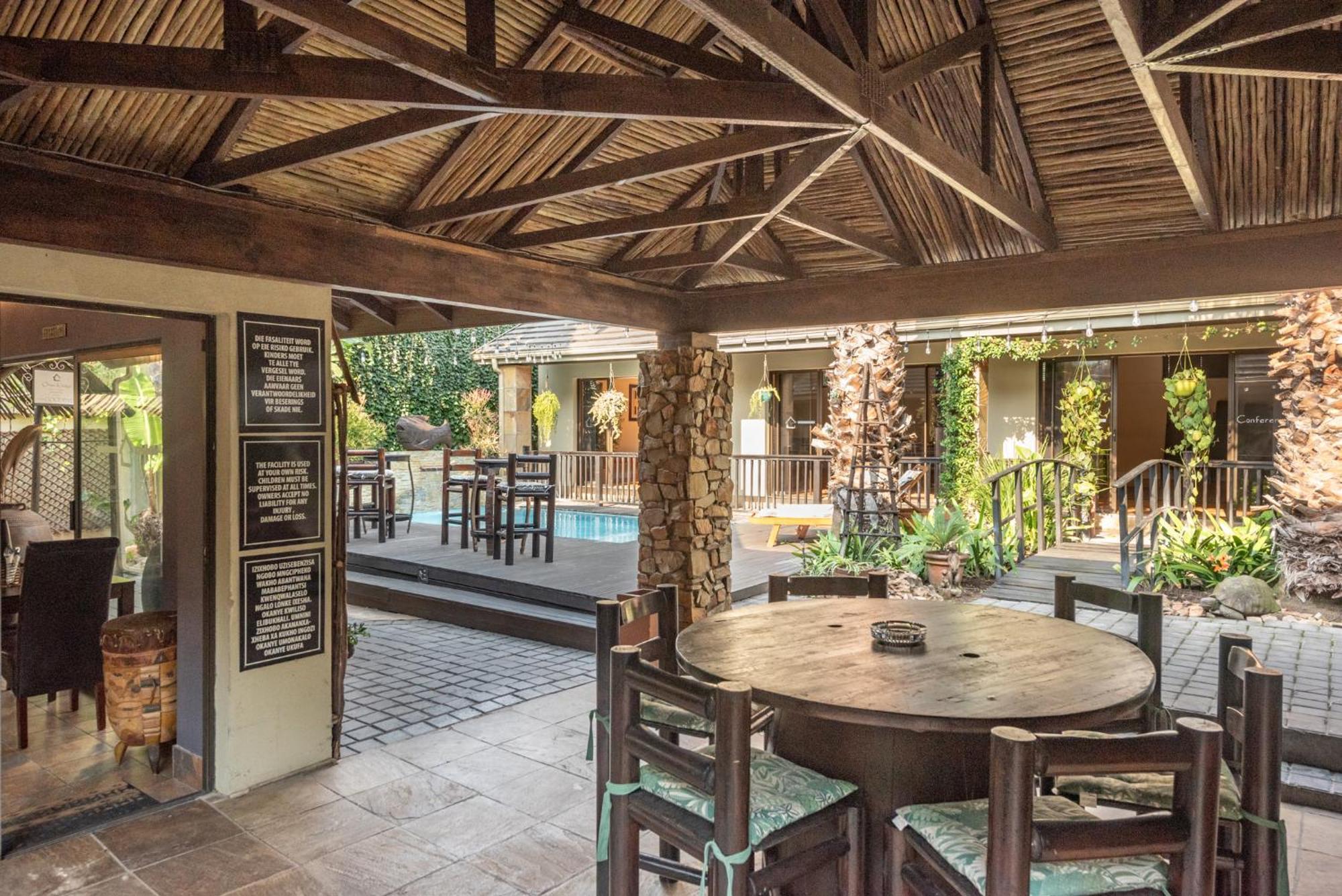 Onse Khaya Lodging And Conferencing Πορτ Ελίζαμπεθ Εξωτερικό φωτογραφία