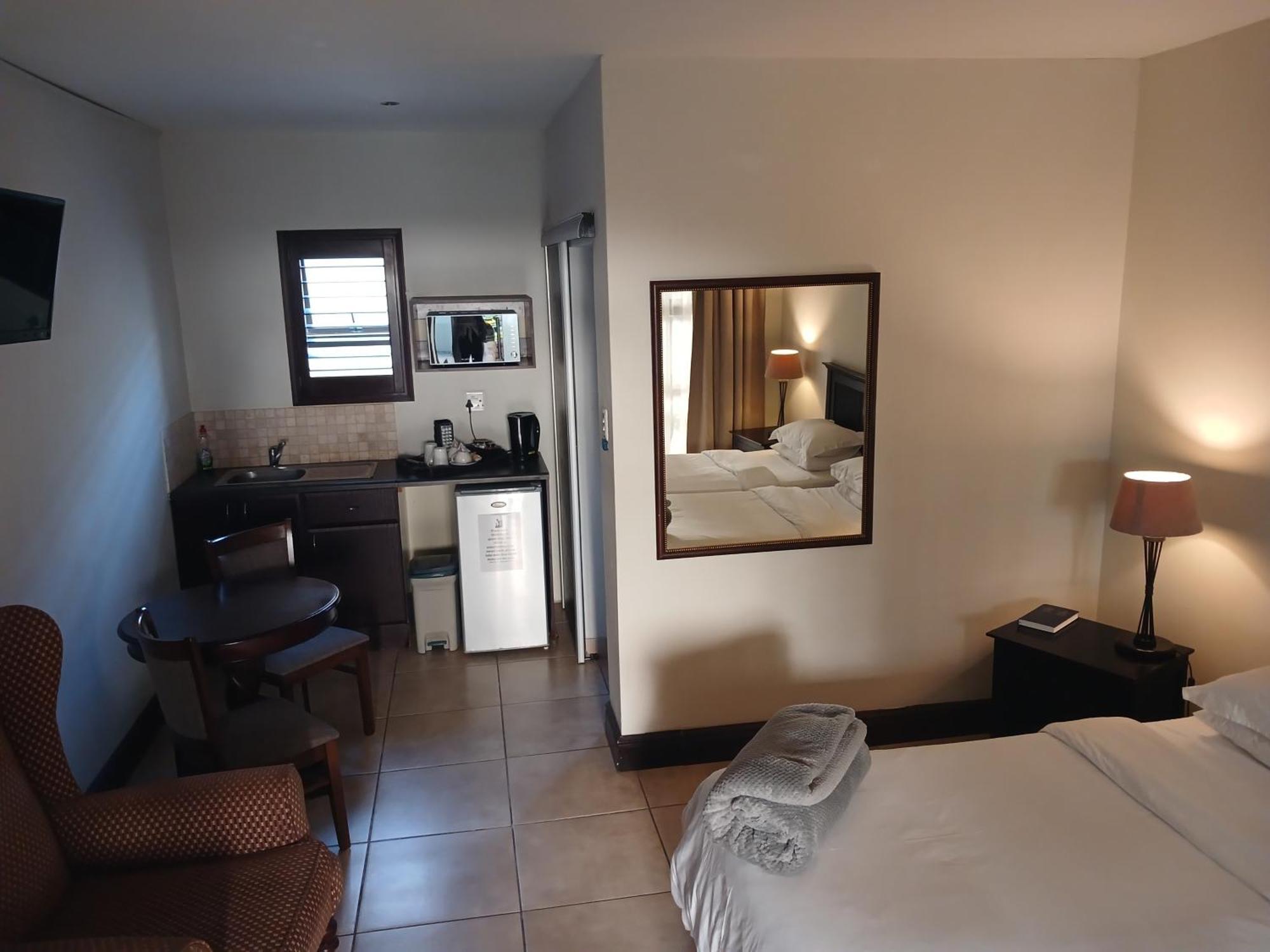 Onse Khaya Lodging And Conferencing Πορτ Ελίζαμπεθ Εξωτερικό φωτογραφία