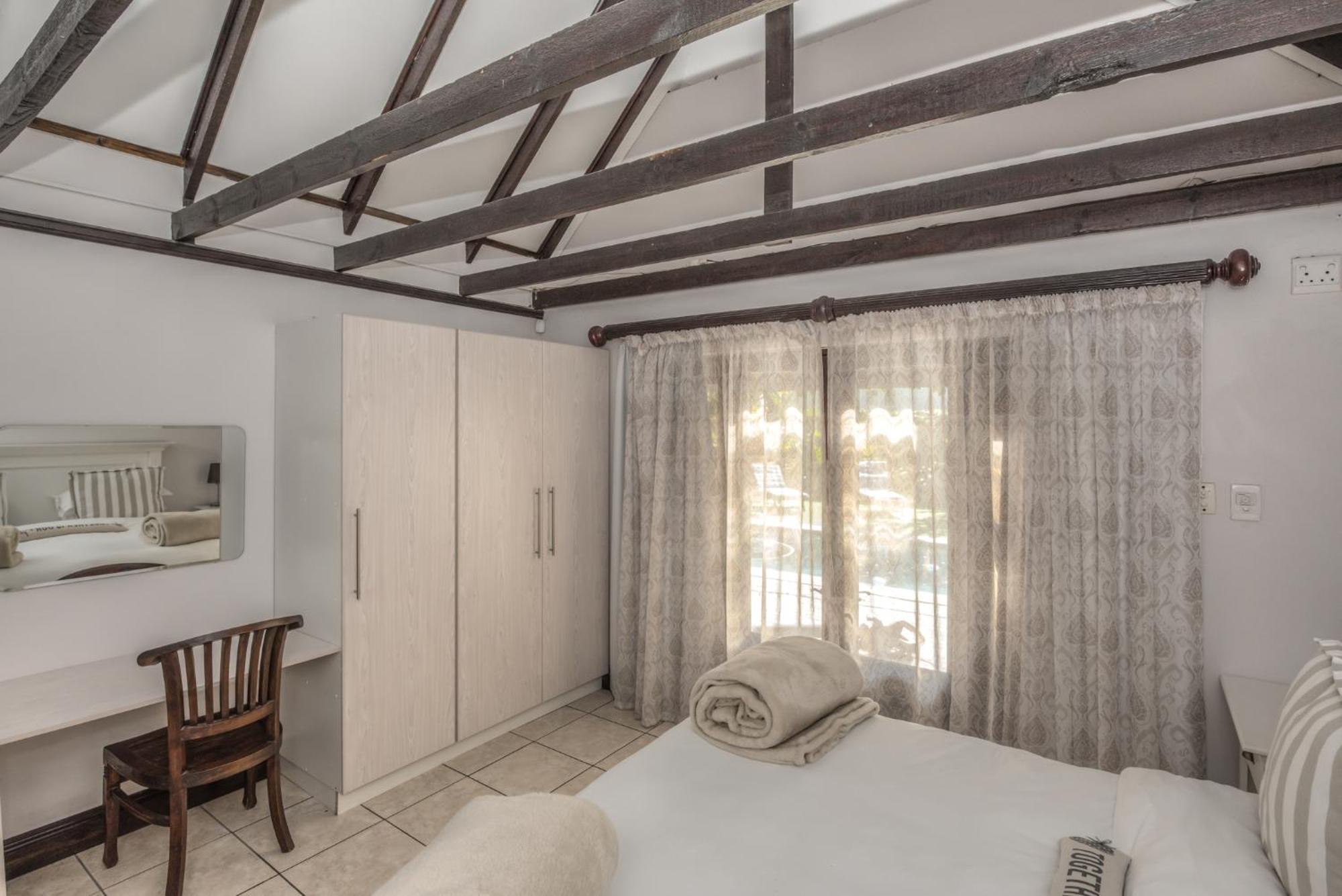 Onse Khaya Lodging And Conferencing Πορτ Ελίζαμπεθ Εξωτερικό φωτογραφία
